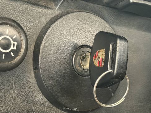 Used 1988 Porsche 911 Carrera RWD image 32