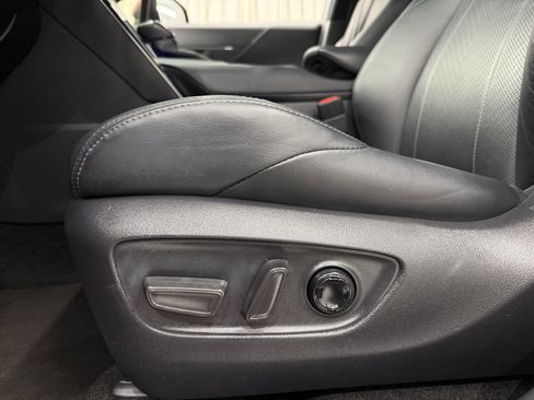 Used 2021 Toyota Venza XLE w/ Softex Package image 30