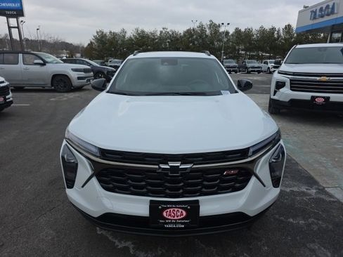 New 2026 Chevrolet Trax RS w/ Sunroof Package image 2