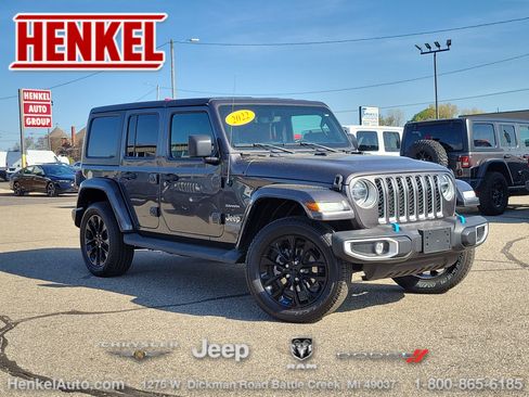 Used 2022 Jeep Wrangler Unlimited Sahara AWD/4WD image 1