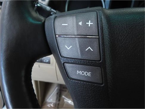 Used 2011 Lexus LX 570 4WD image 16