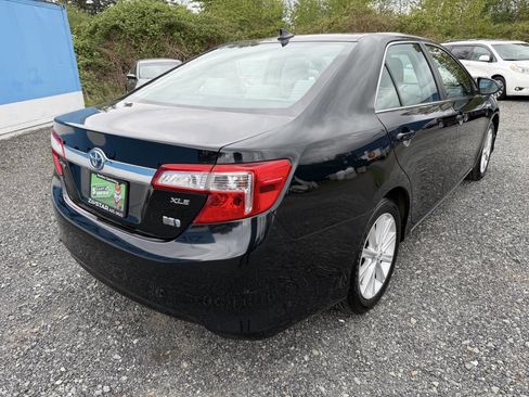 Used 2012 Toyota Camry XLE w/ Leather Pkg FWD image 3