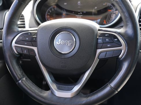 Used 2018 Jeep Grand Cherokee Limited AWD/4WD image 24