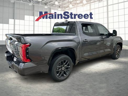 Used 2024 Toyota Tundra Platinum AWD/4WD image 5