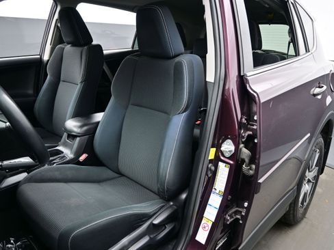 Used 2016 Toyota RAV4 XLE AWD/4WD image 11