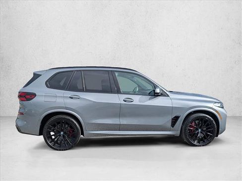 Used 2025 BMW X5 xDrive40i w/ M Sport Package AWD/4WD image 4