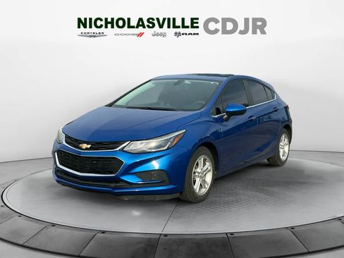 Used 2018 Chevrolet Cruze LT w/ Convenience Package FWD image 1