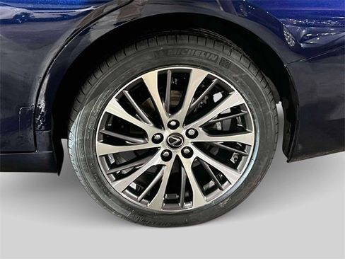 Certified 2021 Lexus ES 250 w/ Premium Package image 7