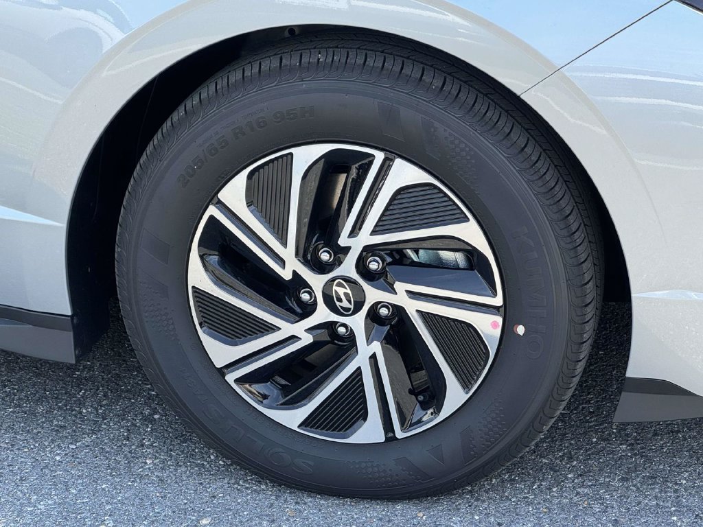 New 2026 Hyundai Sonata Blue FWD image 7