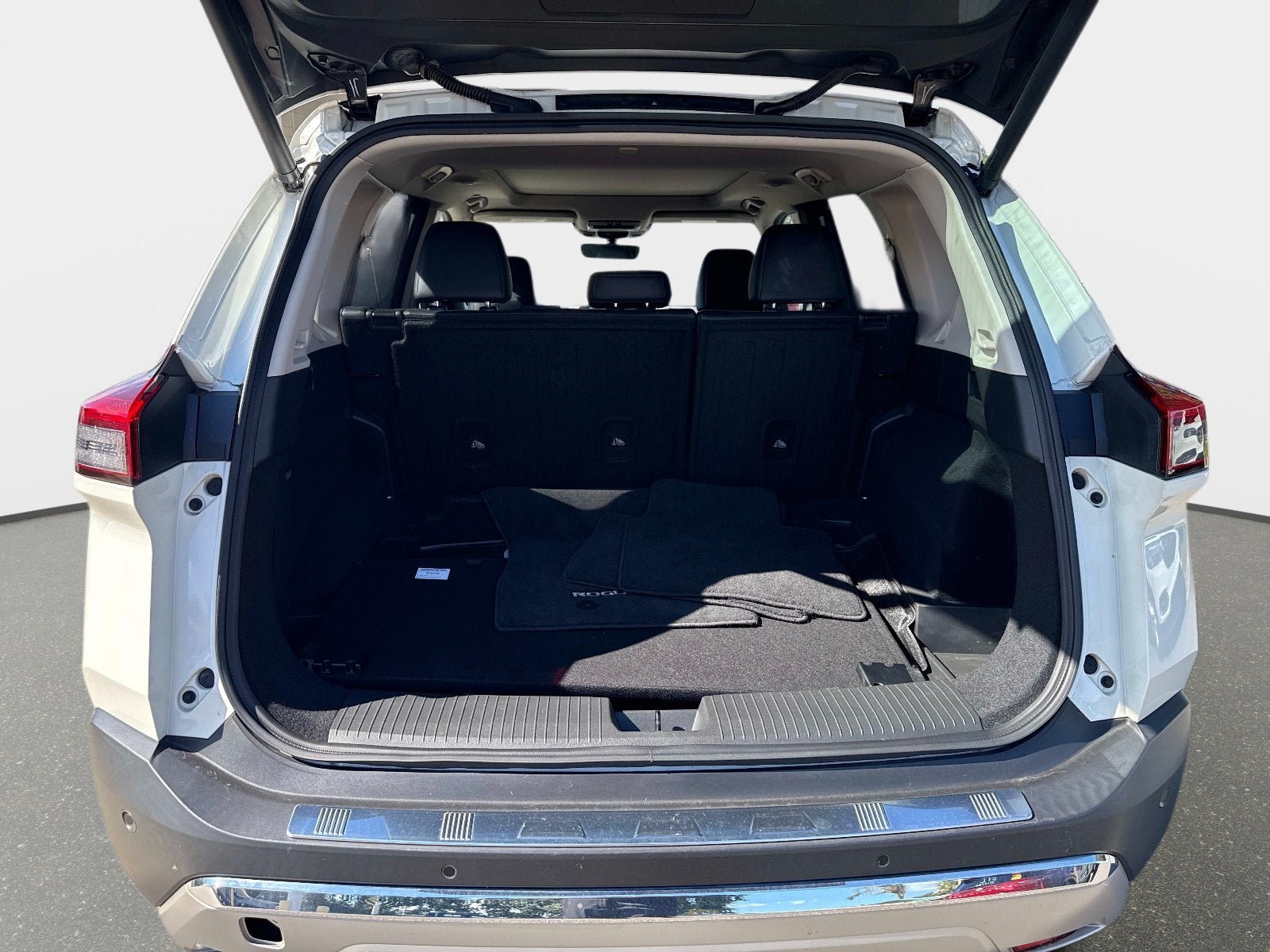 Certified 2023 Nissan Rogue Platinum w/ Platinum Premium Package FWD image 13