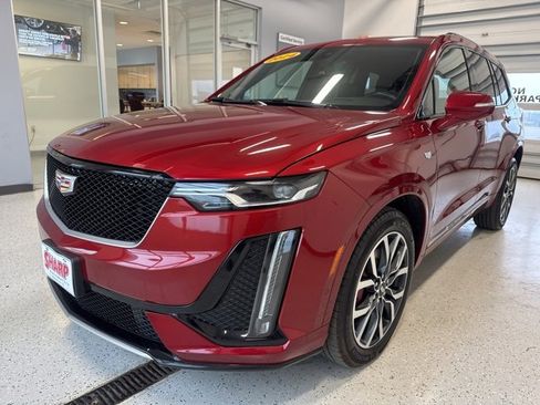 Used 2024 Cadillac XT6 Sport image 6