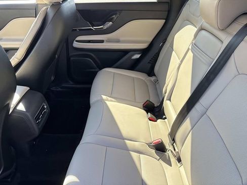 New 2026 Lincoln Corsair Premiere image 18