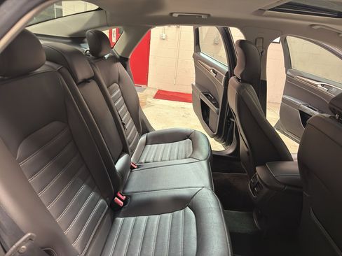 Used 2015 Ford Fusion SE w/ Equipment Group 202A image 25