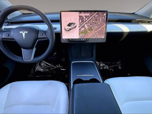 Used 2023 Tesla Model Y Long Range AWD/4WD image 7