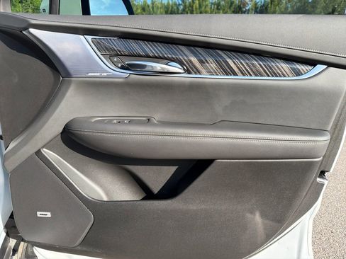 Used 2024 Cadillac XT6 Premium Luxury FWD image 39