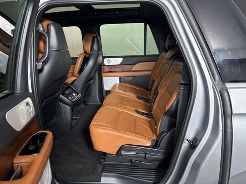 Used 2020 Lincoln Navigator L Reserve w/ Luxury Package image 28