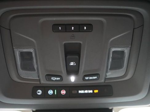 Used 2024 GMC Sierra 3500 SLT w/ SLT Convenience Package AWD/4WD image 36