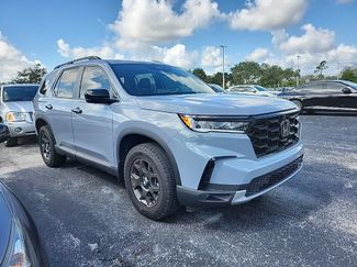 Used 2025 Honda Pilot TrailSport video 1