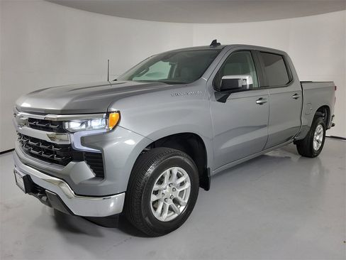 Used 2023 Chevrolet Silverado 1500 LT image 2