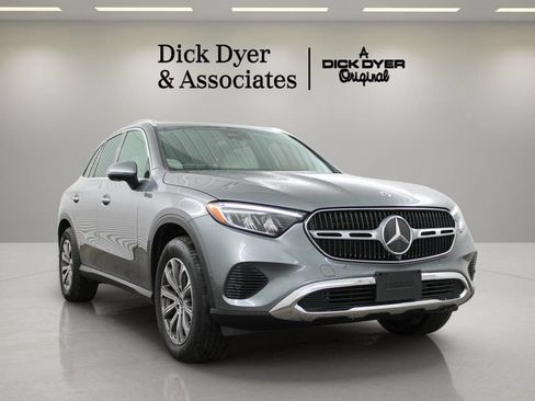 Used 2023 Mercedes-Benz GLC 300 image 3