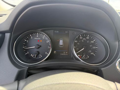 Used 2019 Nissan Rogue SV AWD/4WD image 10