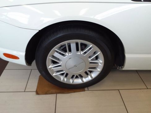 Used 2002 Ford Thunderbird Deluxe image 5