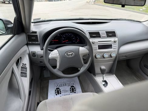 Used 2010 Toyota Camry LE FWD image 26
