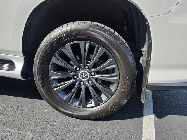 Used 2022 Lexus GX 460 Premium w/ Accessory Package AWD/4WD image 10