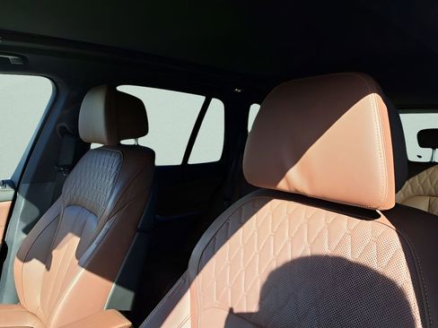 Used 2025 BMW X5 xDrive50e image 18