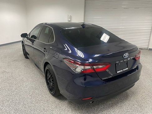 Used 2021 Toyota Camry LE image 7