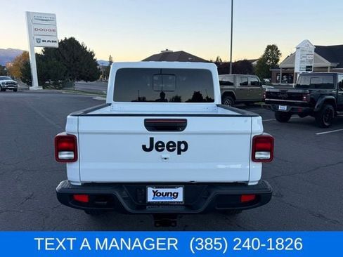 New 2025 Jeep Gladiator Sport image 7