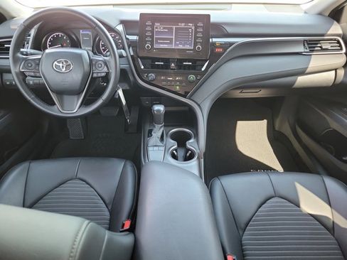 Used 2022 Toyota Camry SE image 10
