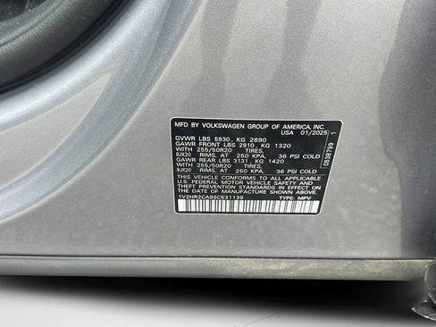 Used 2025 Volkswagen Atlas SE AWD/4WD image 36