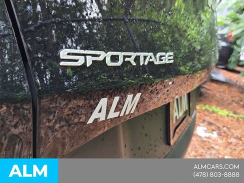 Used 2025 Kia Sportage LX FWD image 8