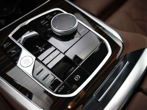 New 2026 BMW X5 sDrive40i image 17