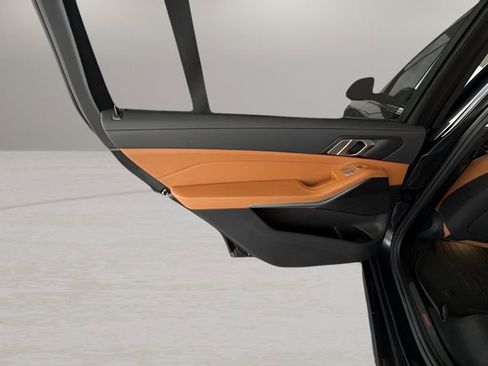 Used 2022 BMW X7 xDrive40i w/ Executive Package image 36