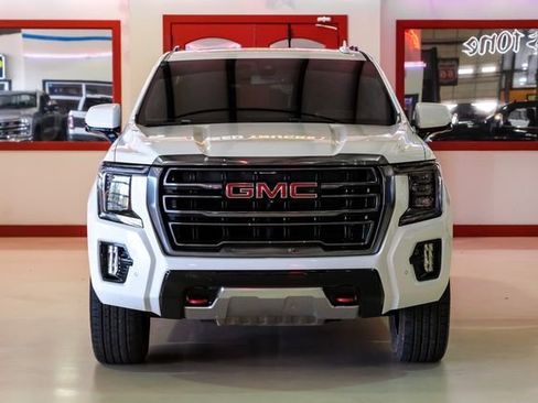 Used 2021 GMC Yukon AT4 w/ AT4 Premium Package AWD/4WD image 8