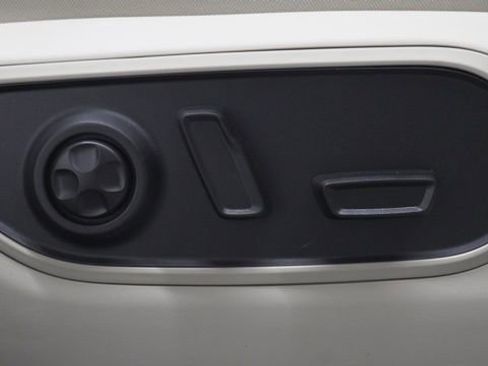 New 2025 Jeep Grand Cherokee L Limited w/ Luxury Tech Group II image 17