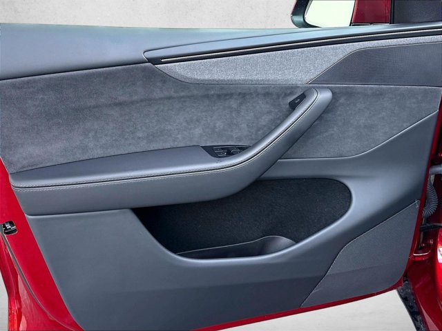 Used 2026 Tesla Model Y 2WD image 17