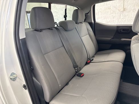 Certified 2017 Toyota Tacoma SR5 image 43