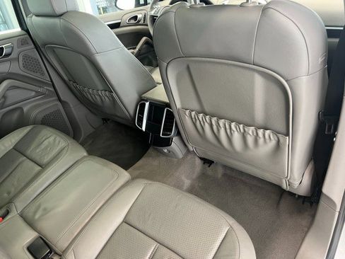 Used 2014 Porsche Cayenne Platinum Edition AWD/4WD image 40