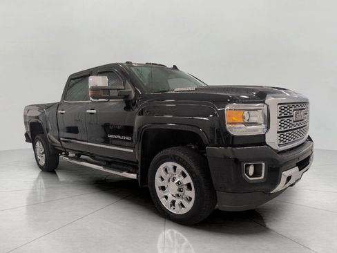 Used 2019 GMC Sierra 2500 Denali AWD/4WD image 1