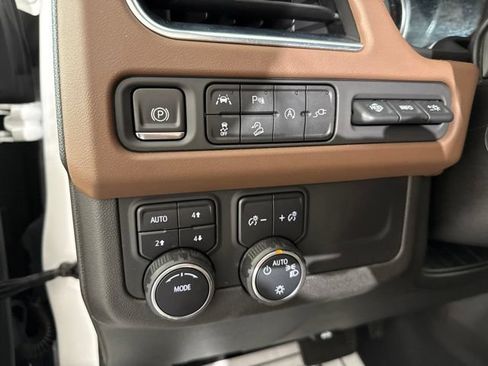 Used 2021 Chevrolet Tahoe High Country AWD/4WD image 19