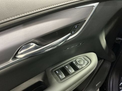 Used 2025 Cadillac XT6 Luxury AWD/4WD image 16
