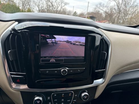 Used 2023 Chevrolet Traverse LS image 31