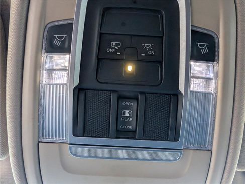 Used 2020 RAM 1500 Laramie image 19