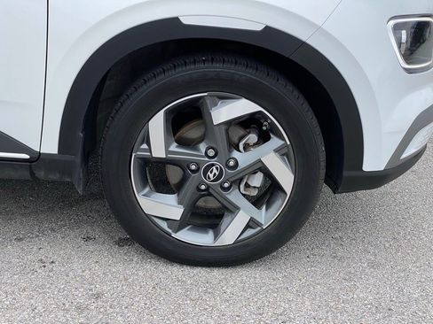 Used 2024 Hyundai Venue Limited FWD image 35