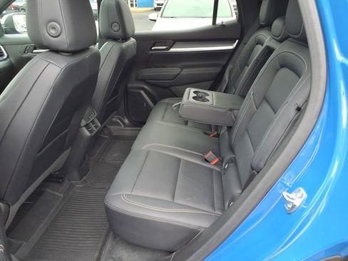 Used 2025 GMC Terrain Elevation w/ Elevation Premium Package AWD/4WD image 7