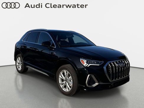 Used 2024 Audi Q3 2.0T Premium w/ Convenience Package AWD/4WD image 4