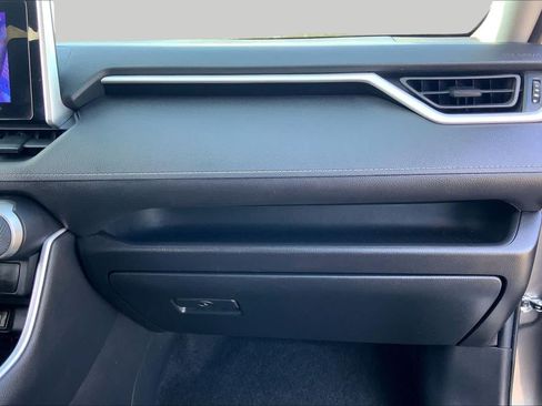 Used 2023 Toyota RAV4 LE FWD image 18